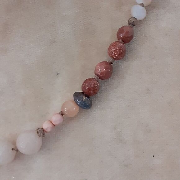 Natural tones sparkly beaded 16" necklace delicate - Picture 3 of 4